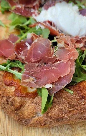 Artisan pizza at InoVino